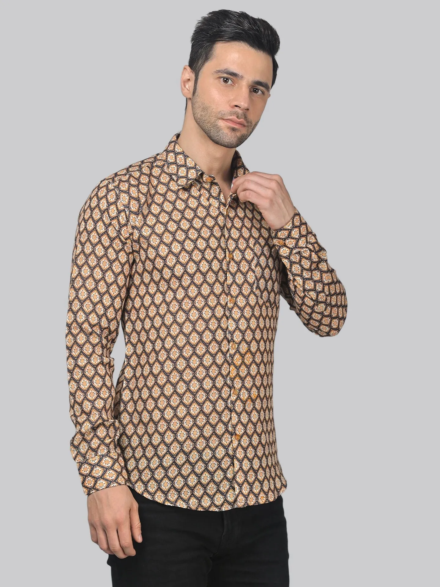 Edgy-romantic Men's Printed Full Sleeve Cotton Button-Up Shirt For Men