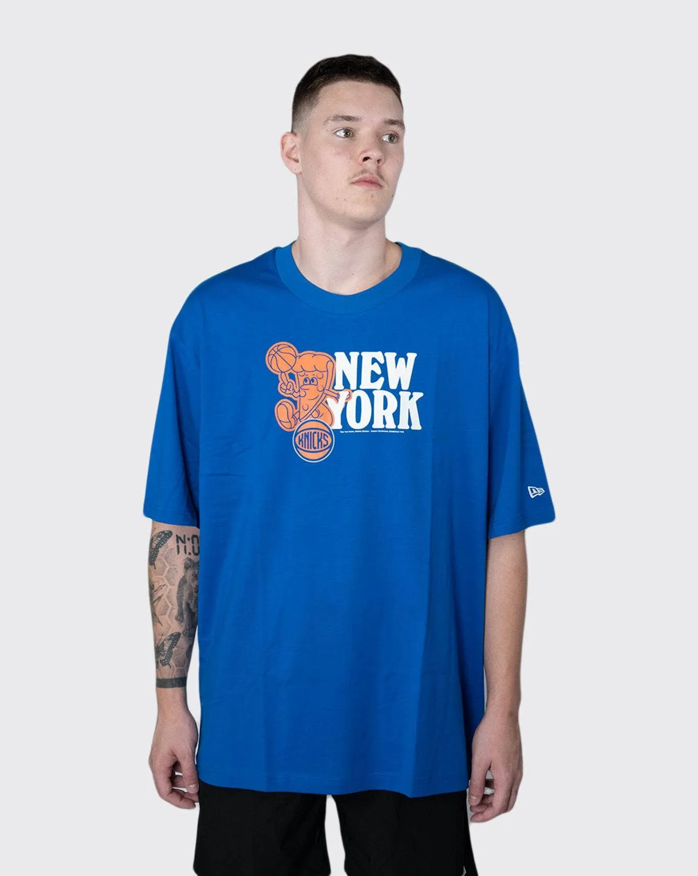 new era oversized knicks tee