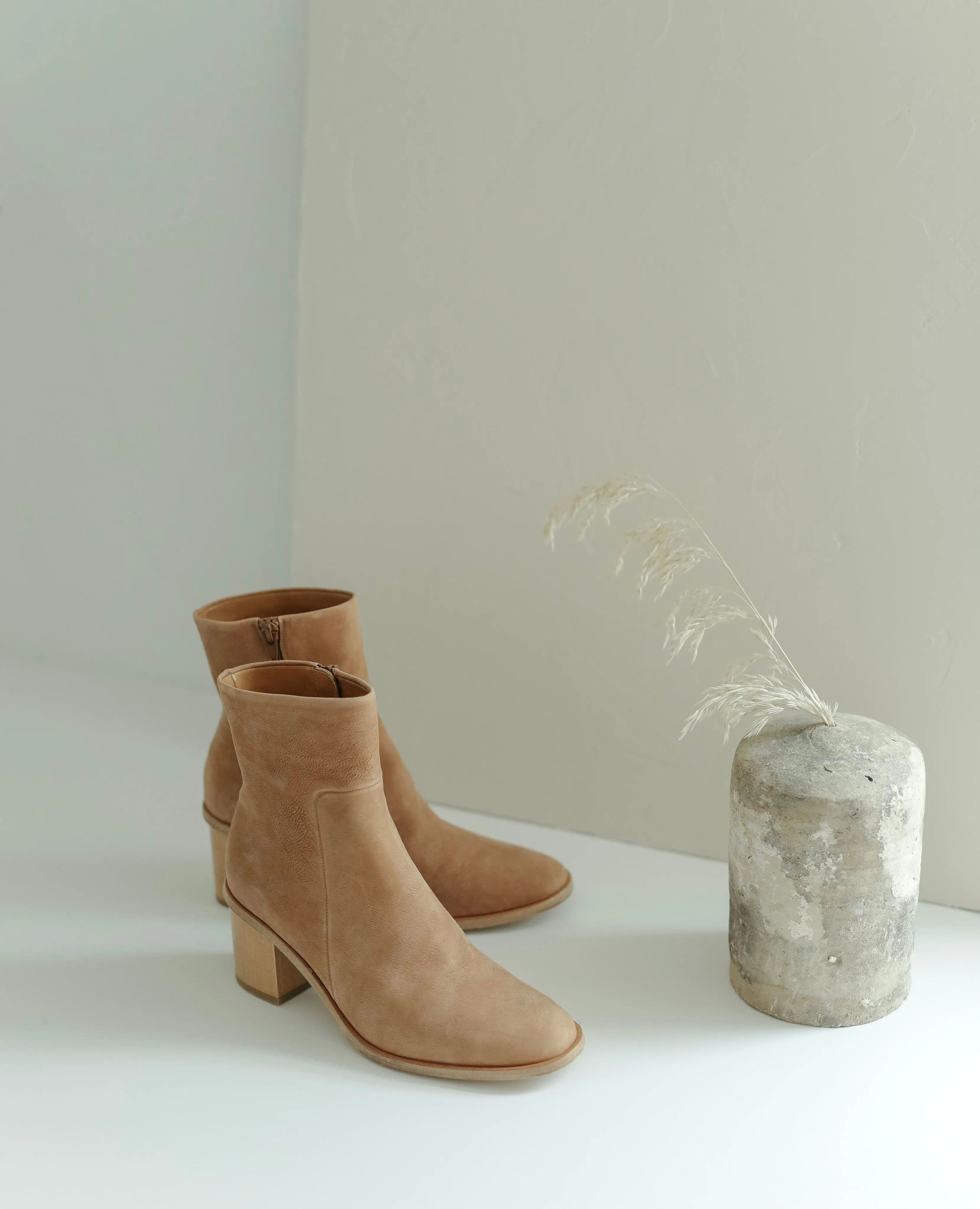 Warehouse Sale - Babe Boot Tawny Nubuck